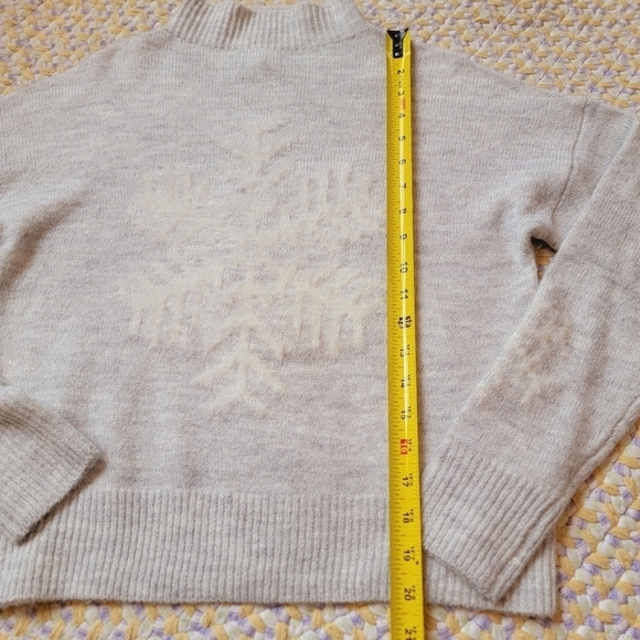 2/$20 Jessica Simpson Snowflake Sweater - Picture 9 of 10